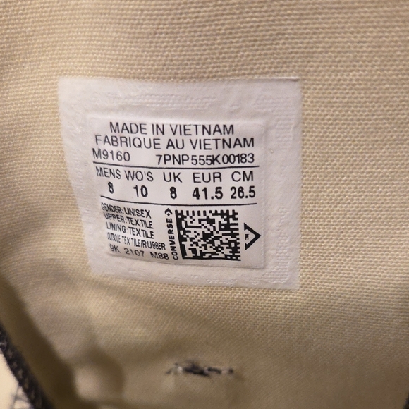 Converse Chuck Taylor All Star Black and White High-Top. Size 8 Men's. - Picture 7 of 8